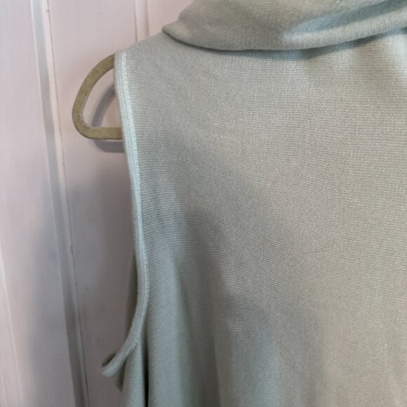 | BOUTIQUE | Light Green Sweater Vest - Picture 3 of 6